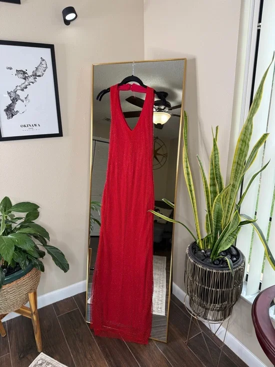 Red Halter V-Neck Maxi Dress - Picture 3 of 6